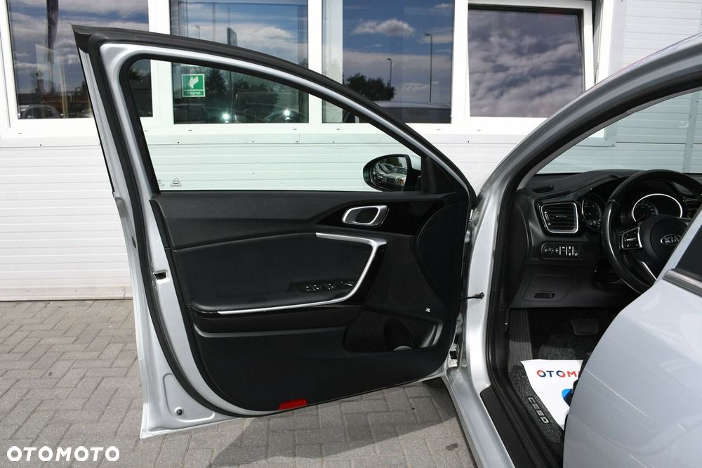Kia Ceed - 35