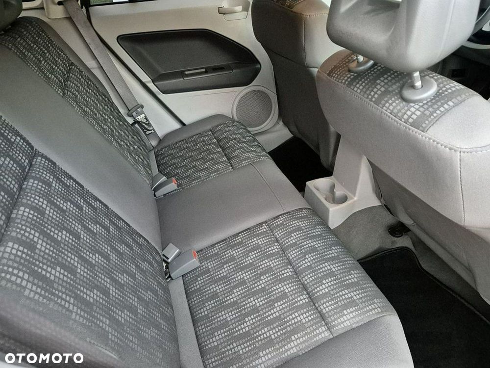 Dodge Caliber - 19