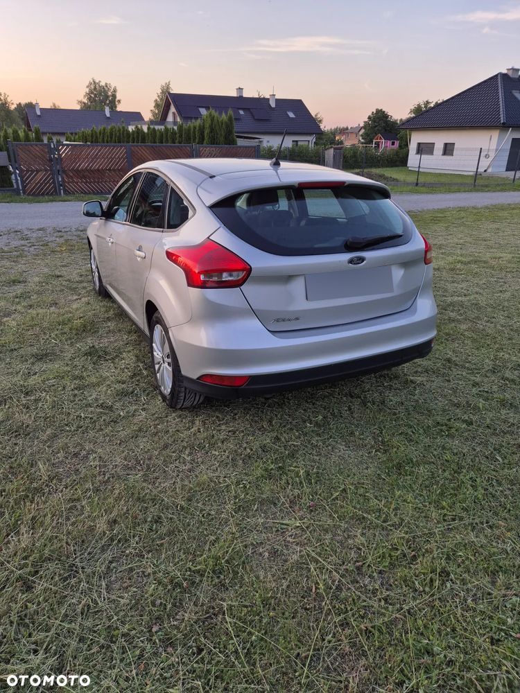 Ford Focus 1.6 Trend - 17