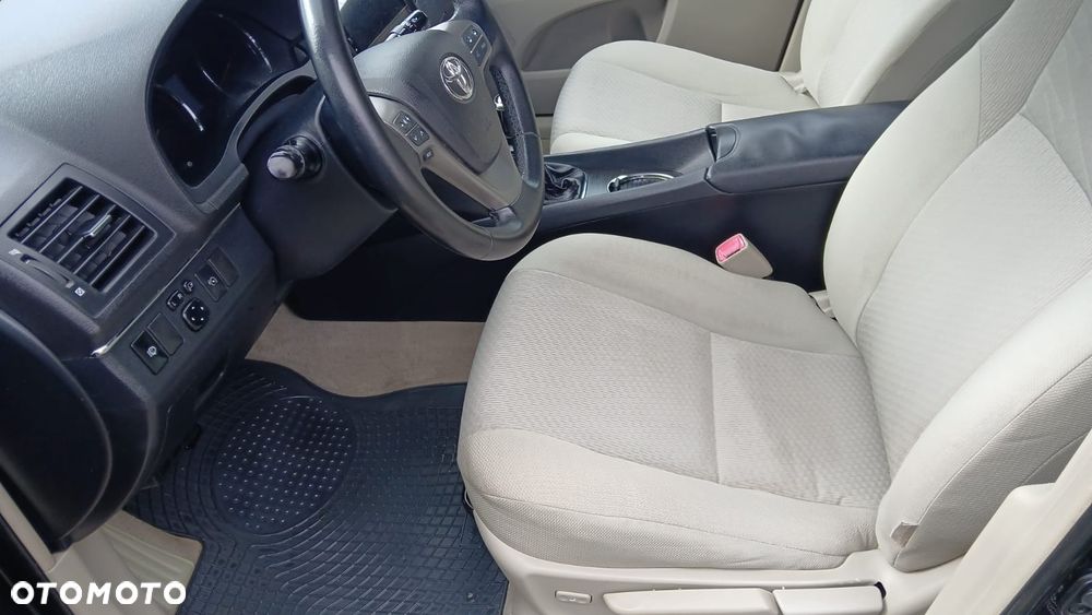 Toyota Avensis - 6