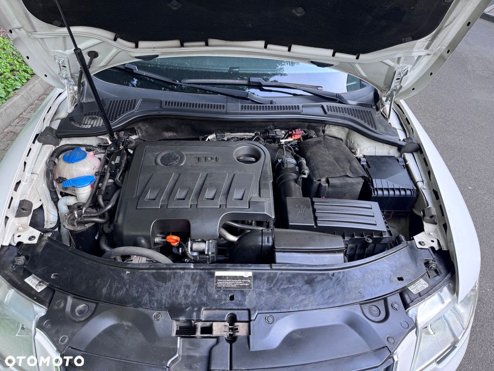 Skoda Superb 2.0 TDI Active DSG - 9