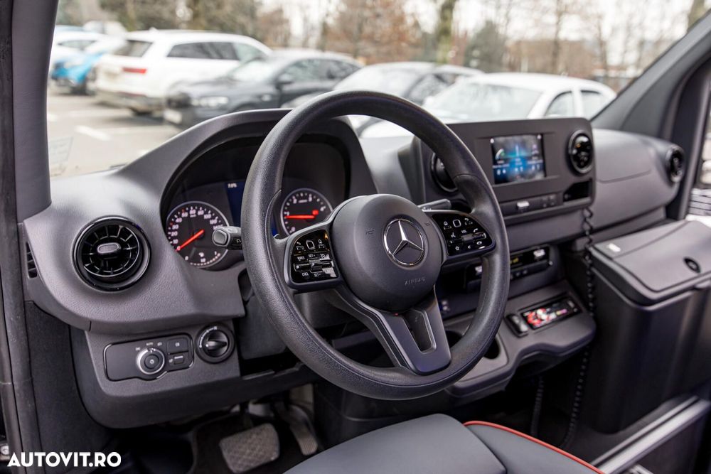 Mercedes-Benz Sprinter - 11