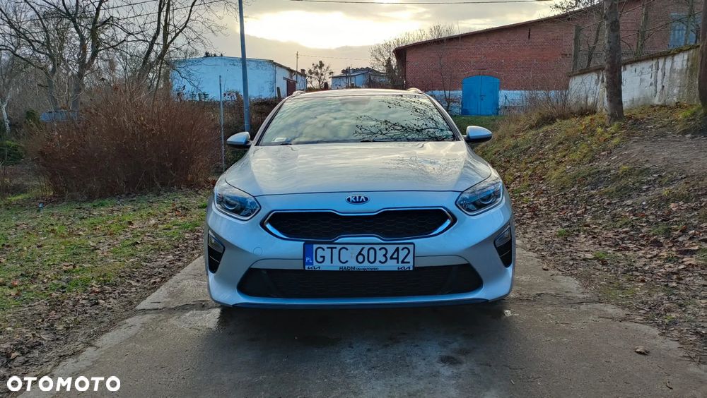 Kia Ceed 1.6 CRDi mHEV M DCT - 2