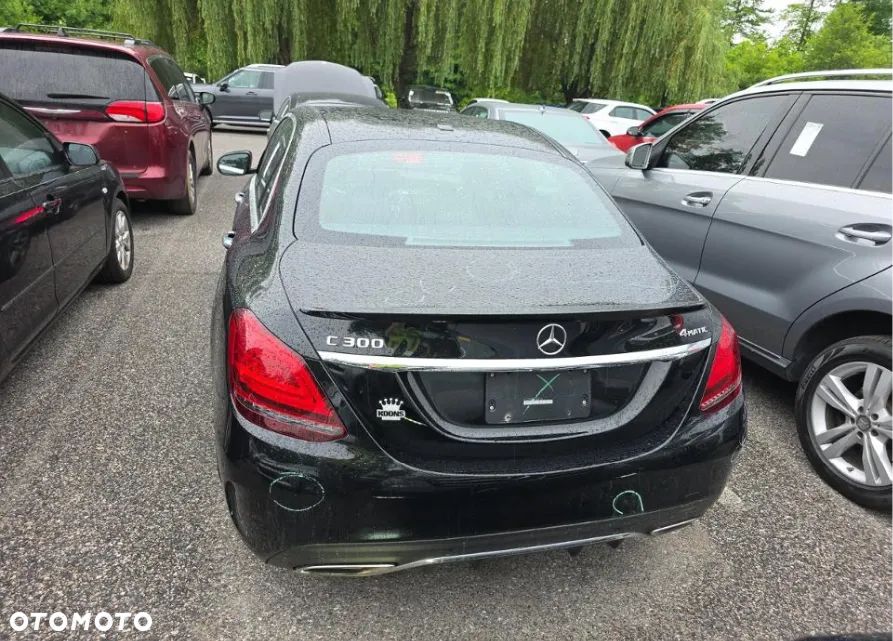 Mercedes-Benz Klasa C 300 4Matic 9G-TRONIC AMG Line - 6
