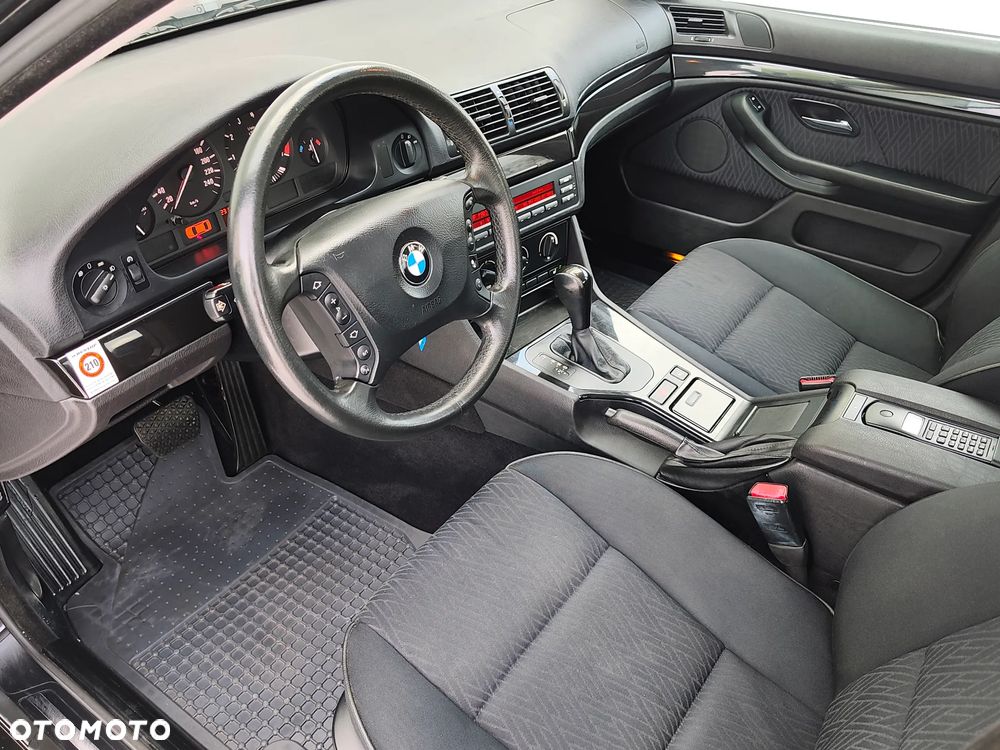 BMW Seria 5 - 30