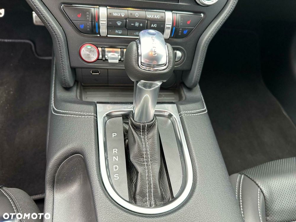 Ford Mustang - 6