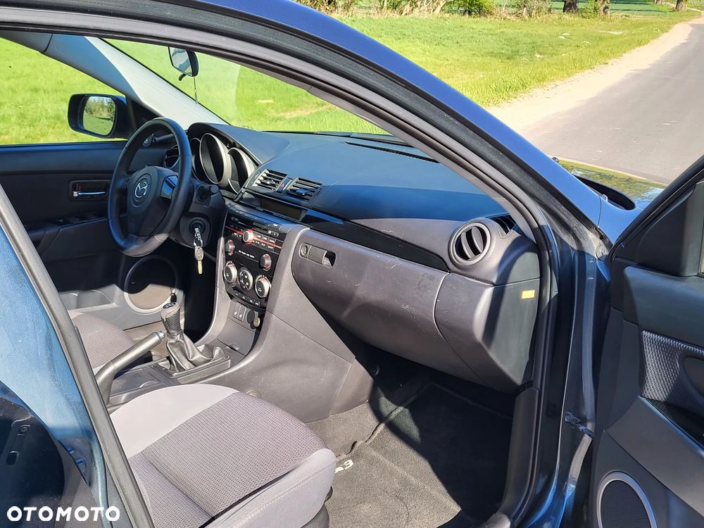 Mazda 3 1.6 Active + - 20