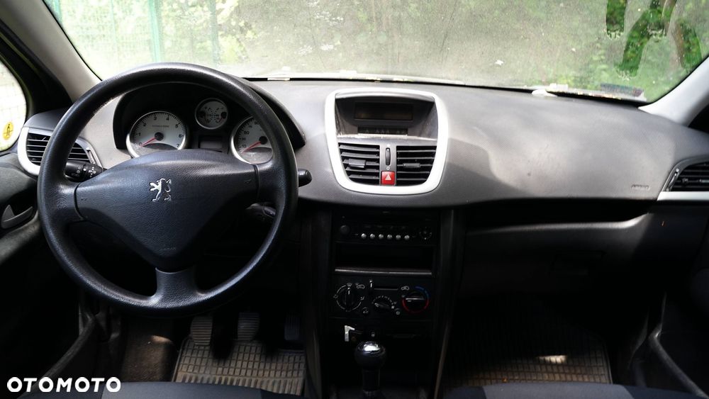 Peugeot 207 - 6