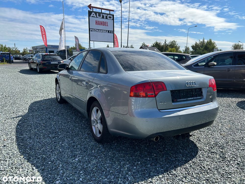 Audi A4 Limousine - 7