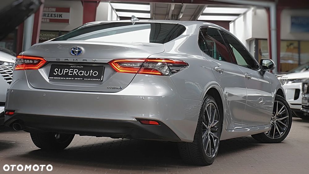 Toyota Camry 2.5 Hybrid Executive CVT - 12