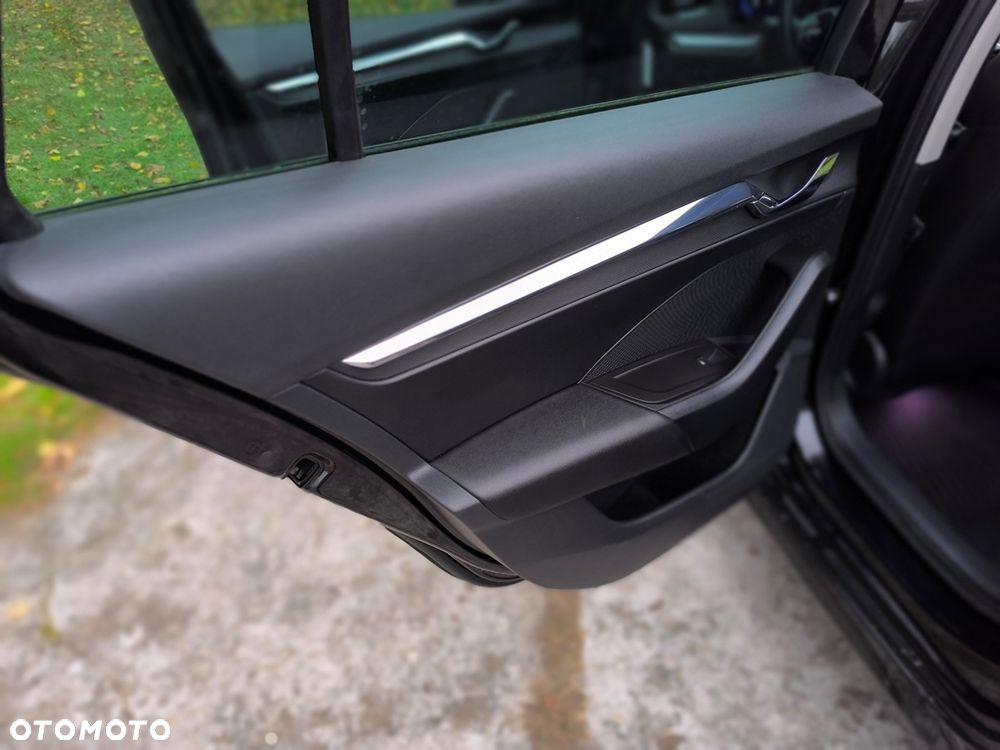 Skoda Octavia 1.5 TSI Scout First Edition - 28
