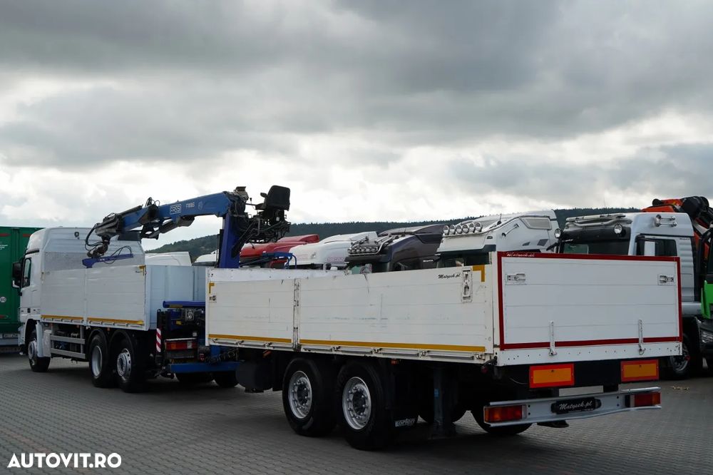 Mercedes-Benz / ACTROS 2548 / 6x2 / Combinație platformă rabatabilă - 6,5 m / Axă liftantă / + HDS FASSI / Rază de acțiune: 10,85 m / FIFTH FIFTH FIRST REAR / ROTATOR / FURCĂ PENTRU PALEȚI / Remorcă 6,5 m / SAF / - 22