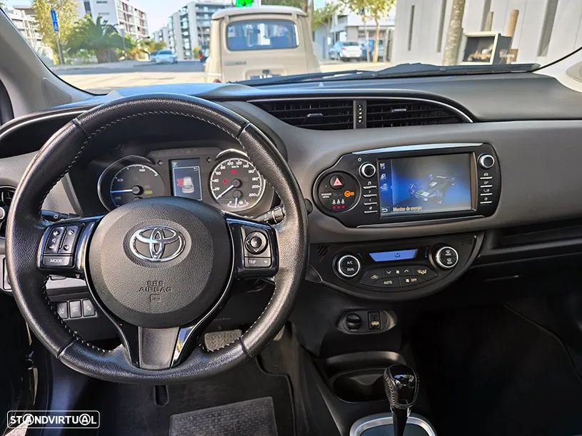 Toyota Yaris 1.5 HSD Exclusive+P.Luxury - 12