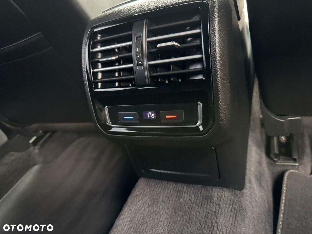 Volkswagen Passat 2.0 TDI BMT Highline DSG - 24