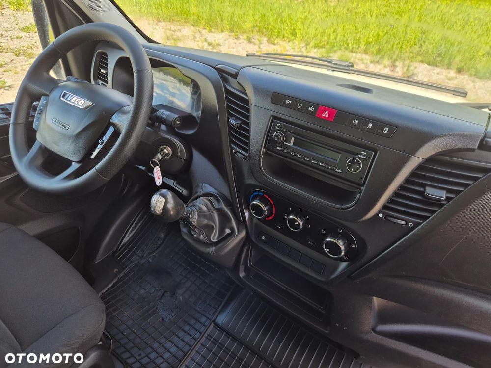 Iveco DAILY 35C15 KONTENER 4.30M WINDA SORENSEN 750KG SALON PL 2017R - 31