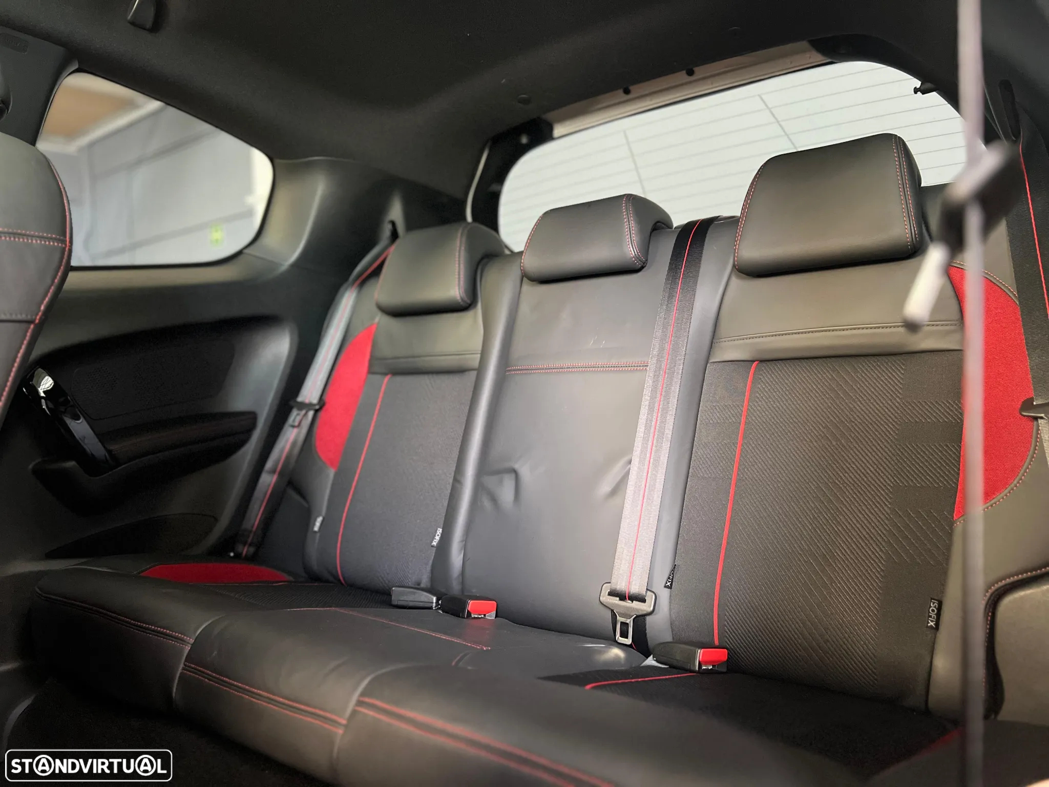 Peugeot 208 GTI 200 THP - 21