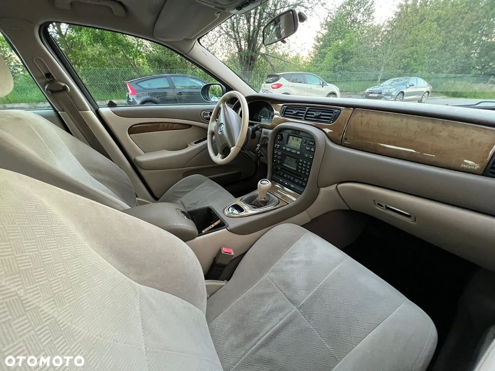 Jaguar S-Type 2.5 V6 Sport - 12