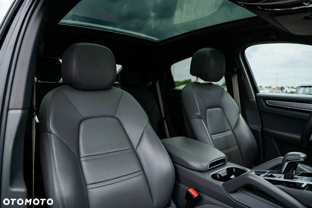 Porsche Cayenne - 25