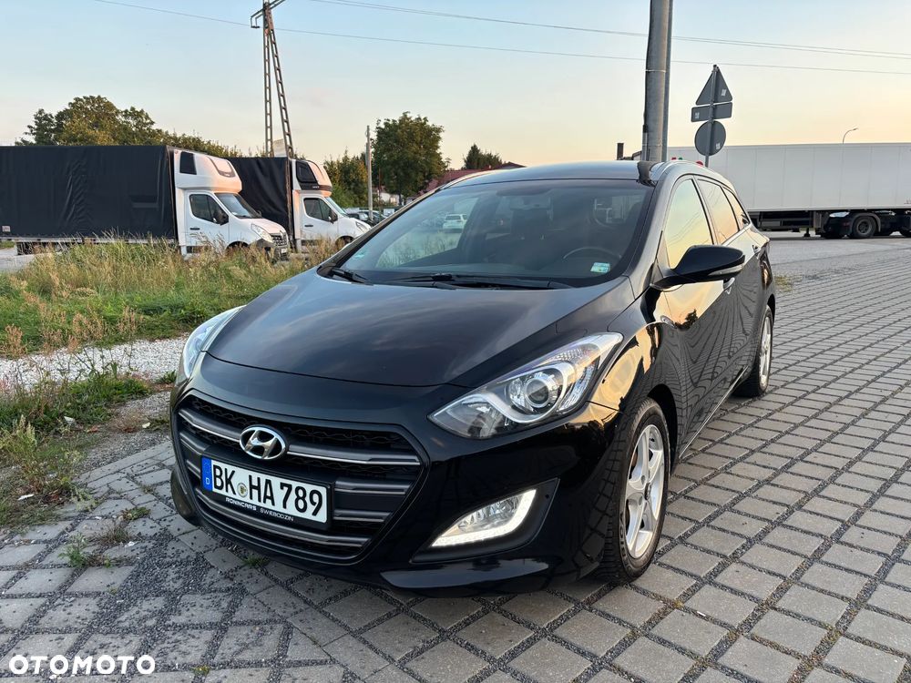 Hyundai i30 blue 1.6 CRDi Passion - 12