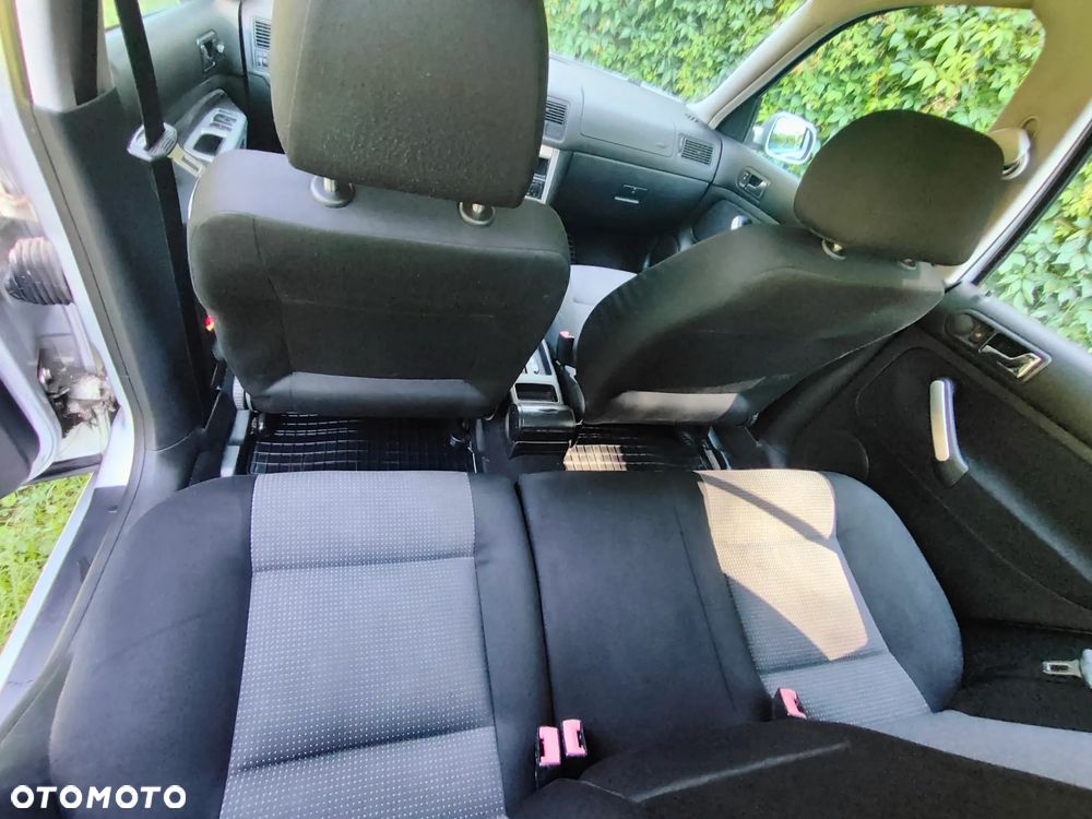 Volkswagen Golf - 22