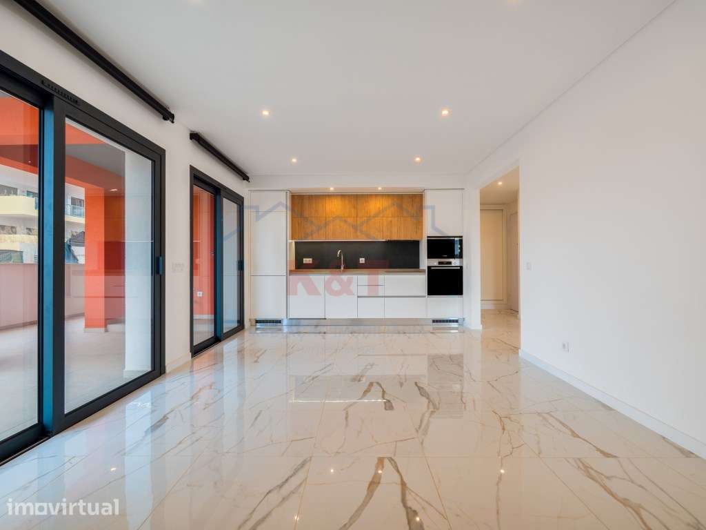 Apartamento T3 com ótimas varandas e piscina e garagem - Grande imagem: 2/29