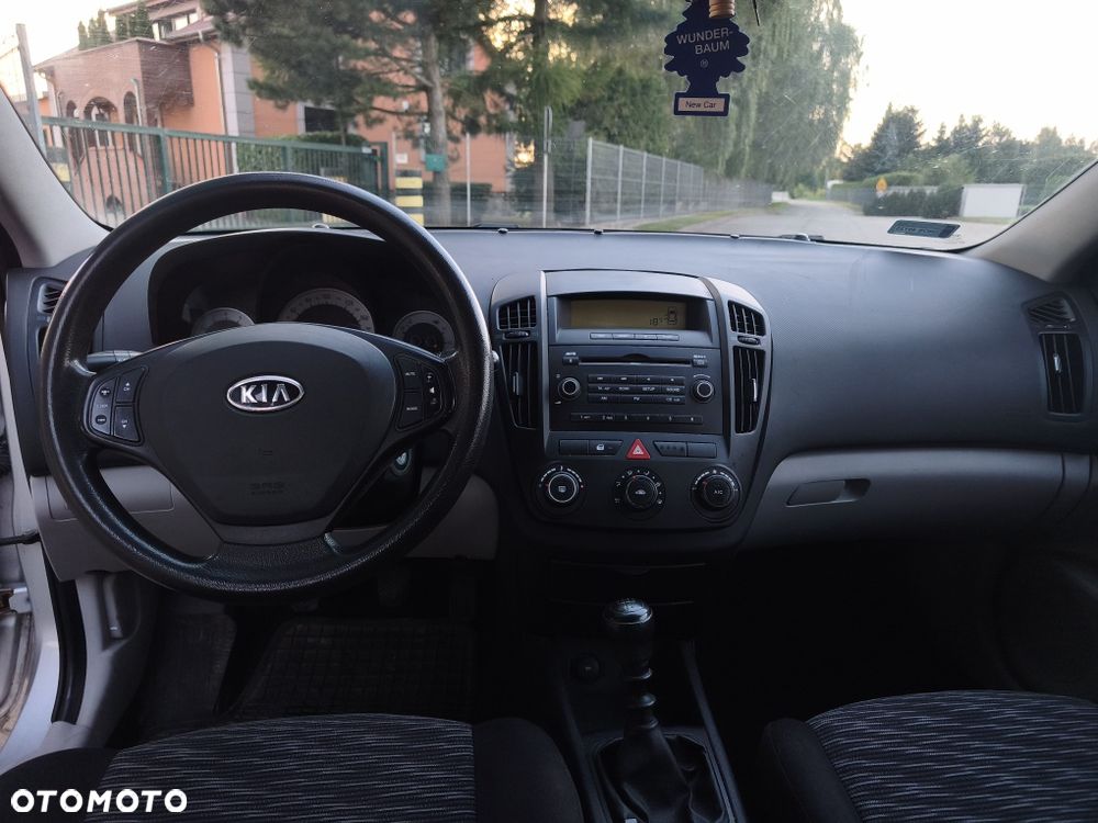 Kia Ceed - 7