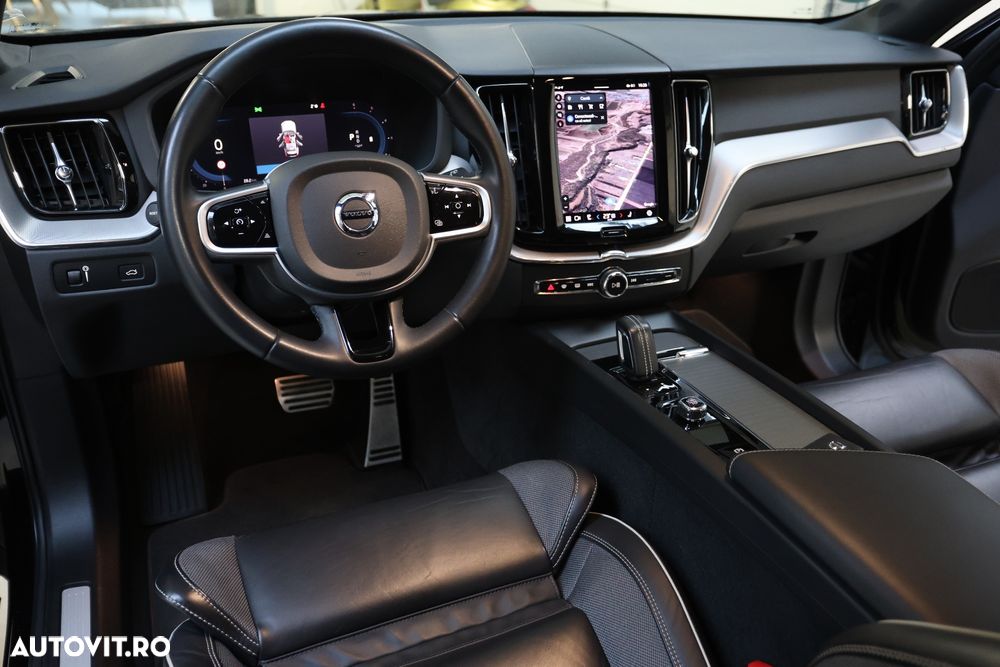 Volvo XC 60 B4 MHEV AWD R-Design - 16