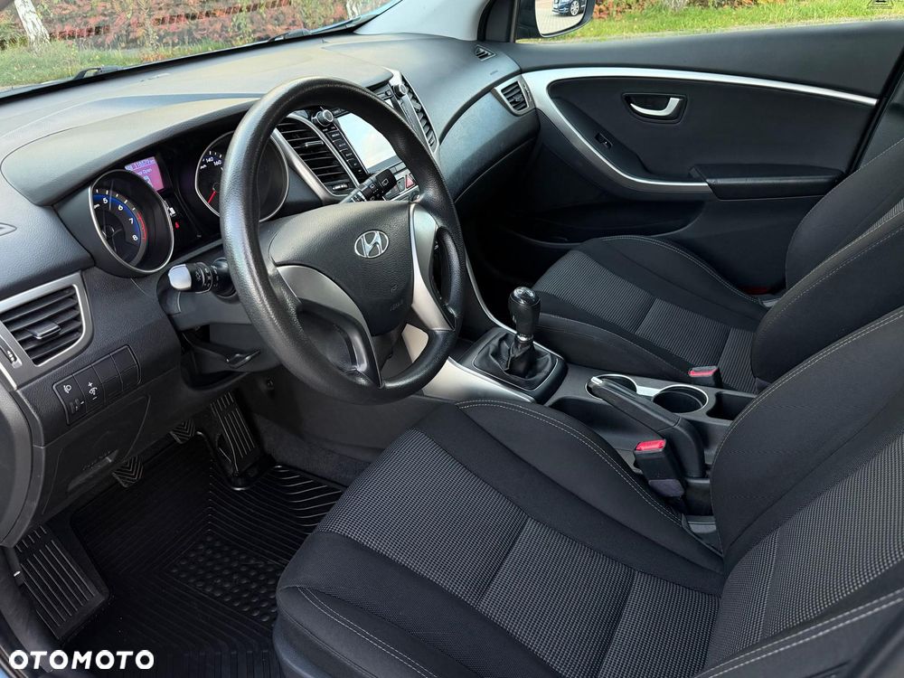 Hyundai i30 i30cw 1.4 Trend - 28
