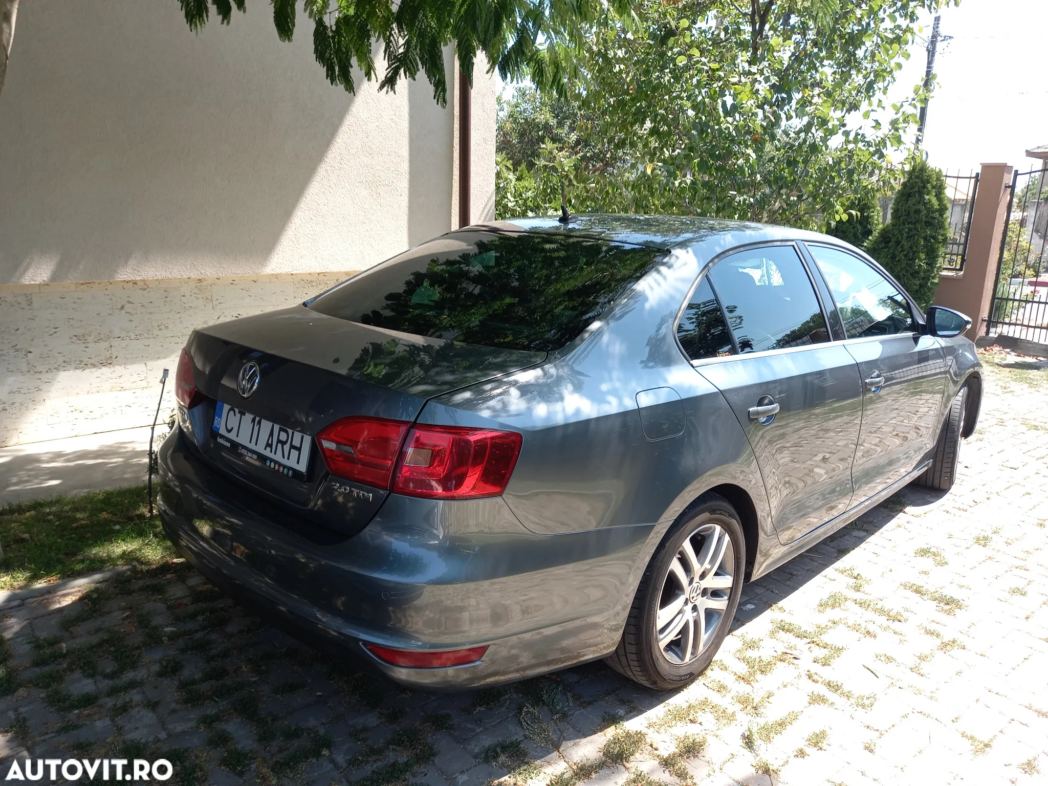 Volkswagen Jetta 2.0 TDI CR DPF Highline - 17