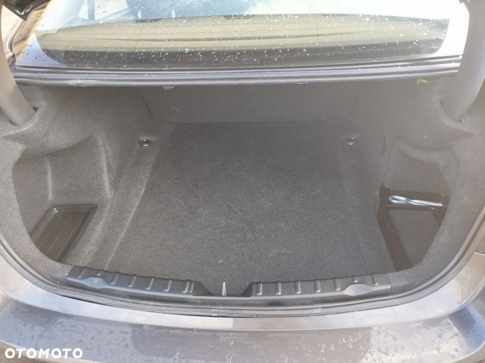 BMW Seria 3 318d - 11