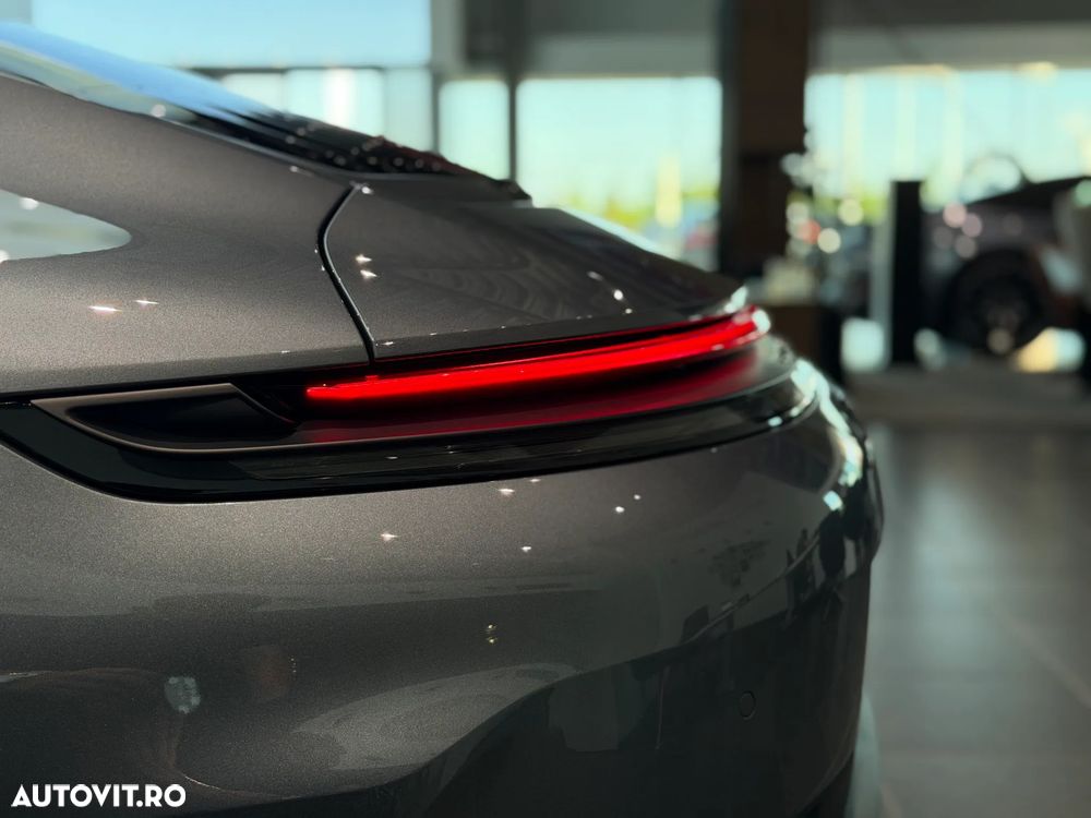 Porsche 911 Carrera PDK - 25