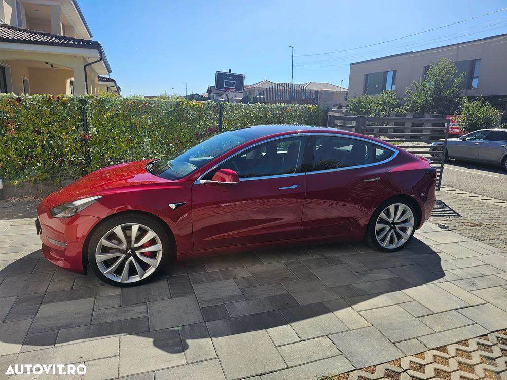 Tesla Model 3 Performance - 2