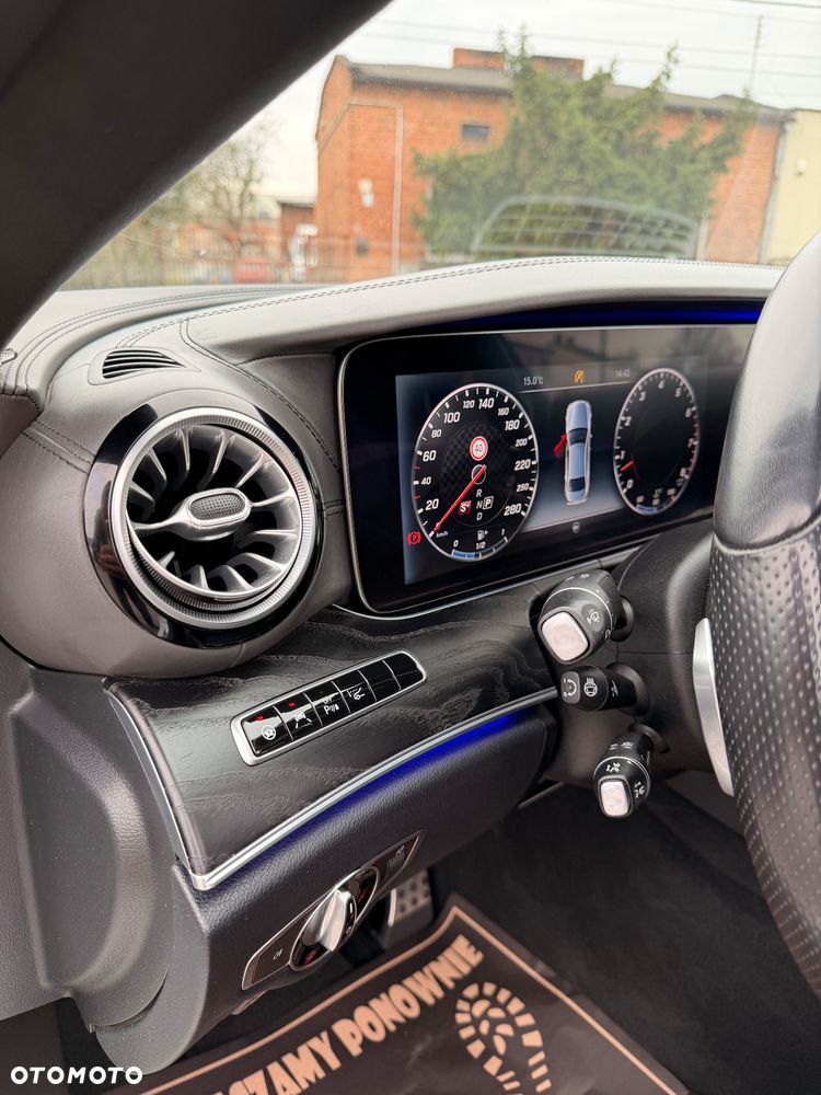 Mercedes-Benz Klasa E 400 4-Matic 9G-TRONIC - 21