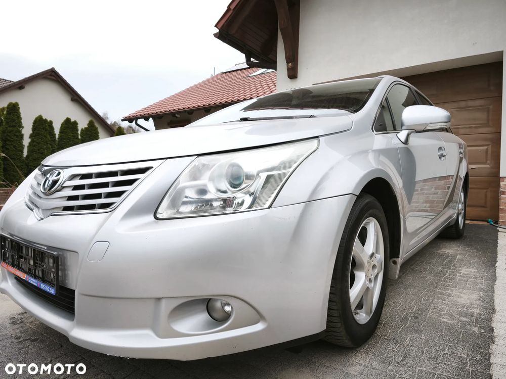 Toyota Avensis 1.8 Multidrive S Comfort - 1