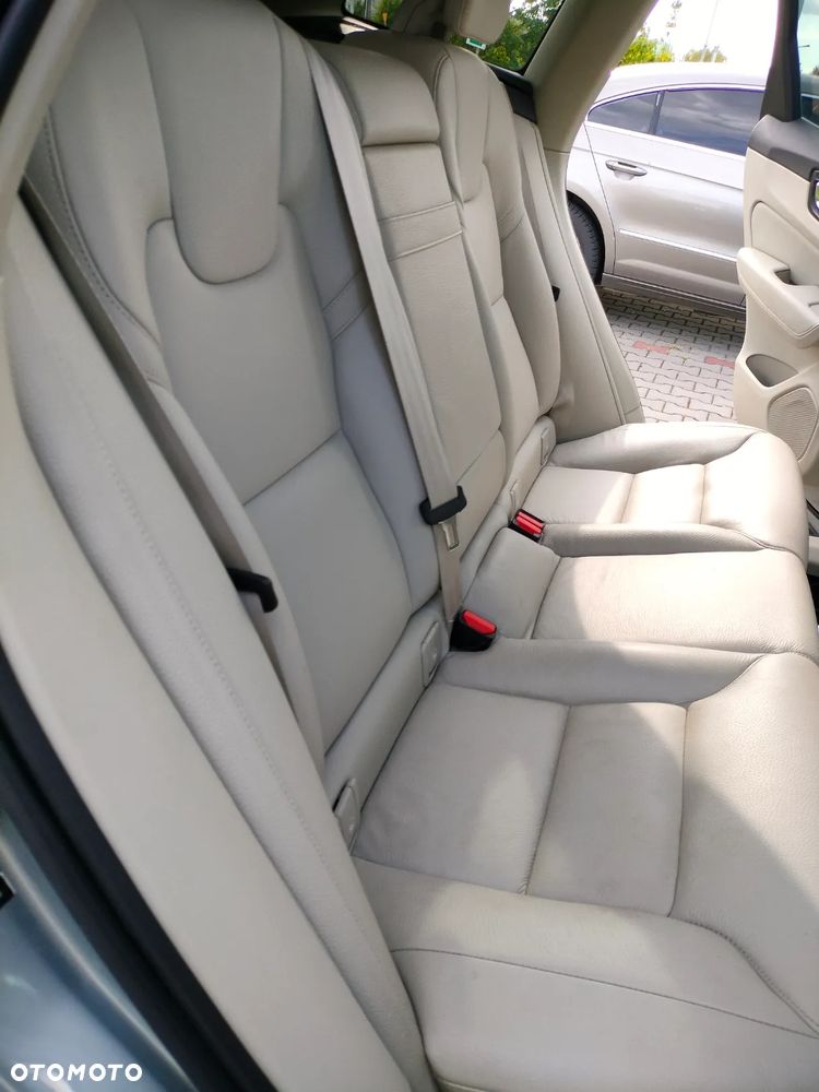 Volvo XC 60 T5 AWD Momentum - 28