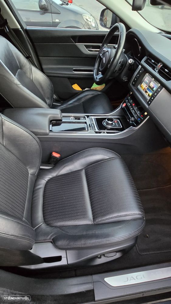 Jaguar XF 2.0 D Prestige Aut. - 34