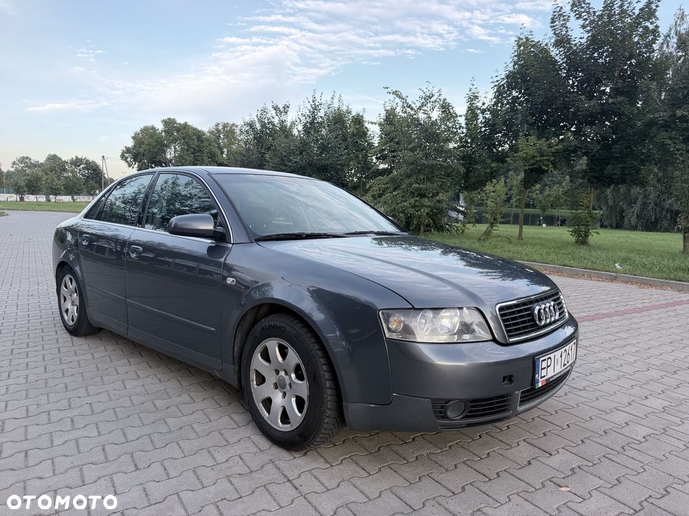 Audi A4 Limousine - 5