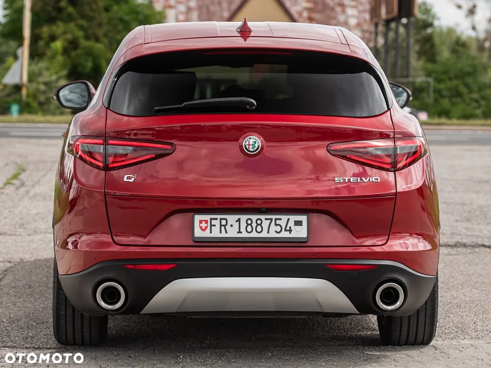 Alfa Romeo Stelvio - 11