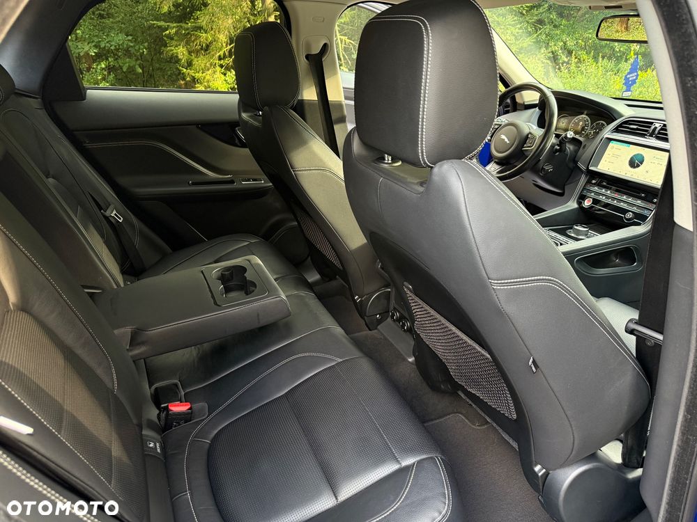 Jaguar F-Pace 20d AWD R-Sport - 19
