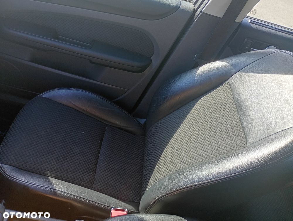 Ford Focus - 38