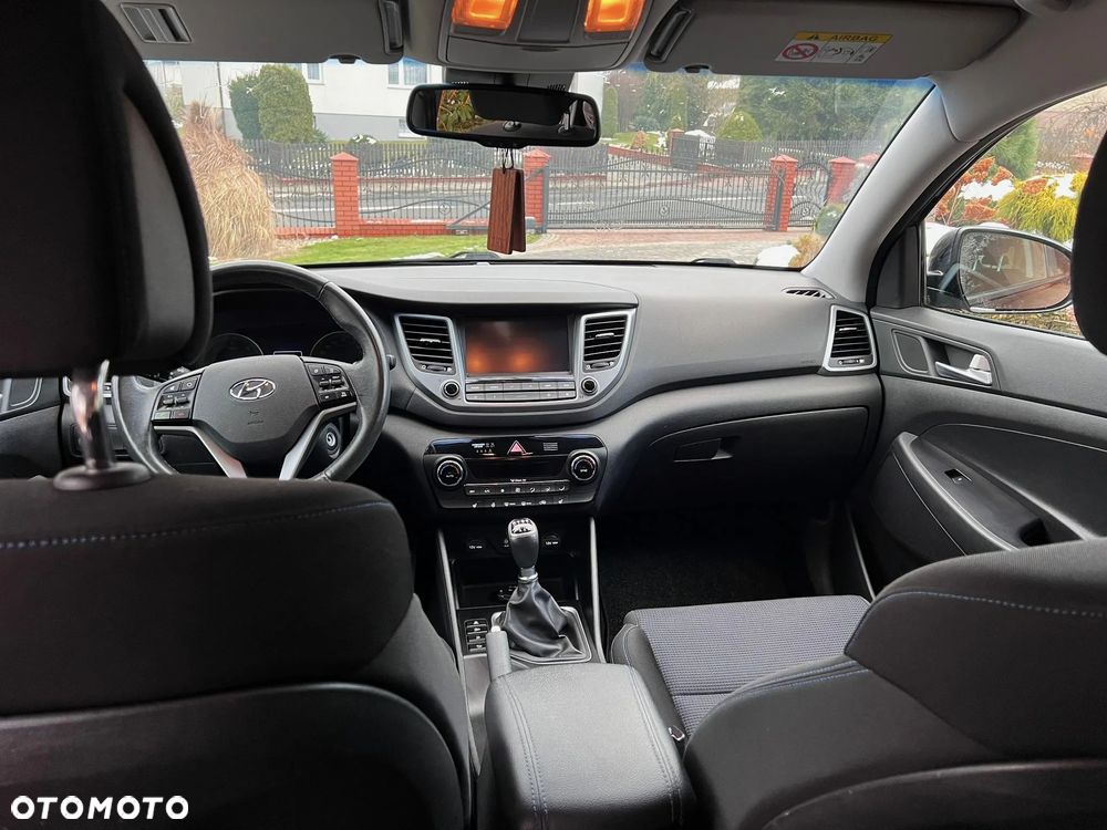 Hyundai Tucson blue 1.7 CRDi 2WD Style - 36