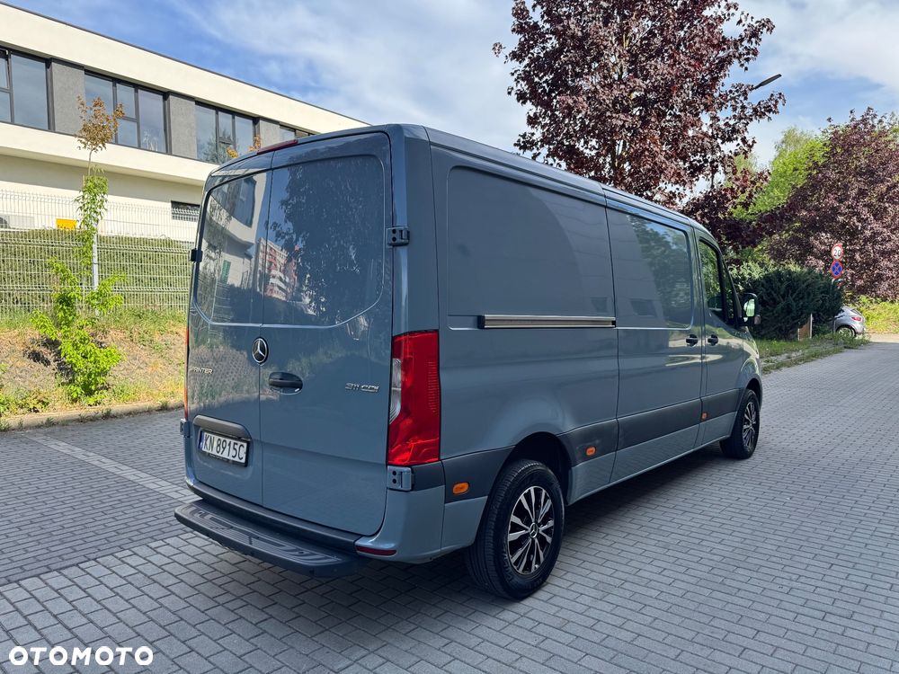 Mercedes-Benz Sprinter - 4