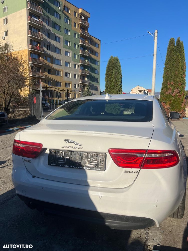 Jaguar XE 20d AWD Aut. R-Sport - 2