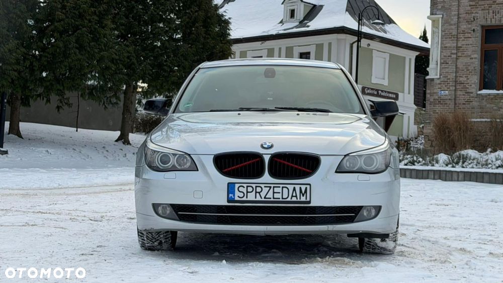 BMW Seria 5 523i - 25