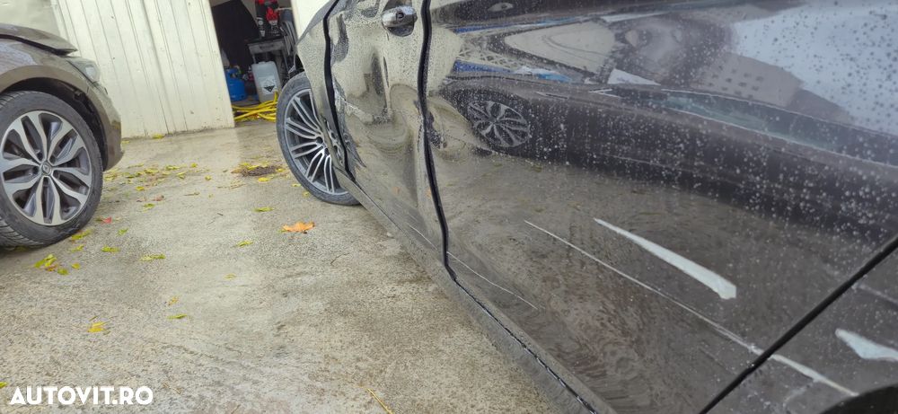 BMW Seria 5 530d Aut. Luxury Line - 28