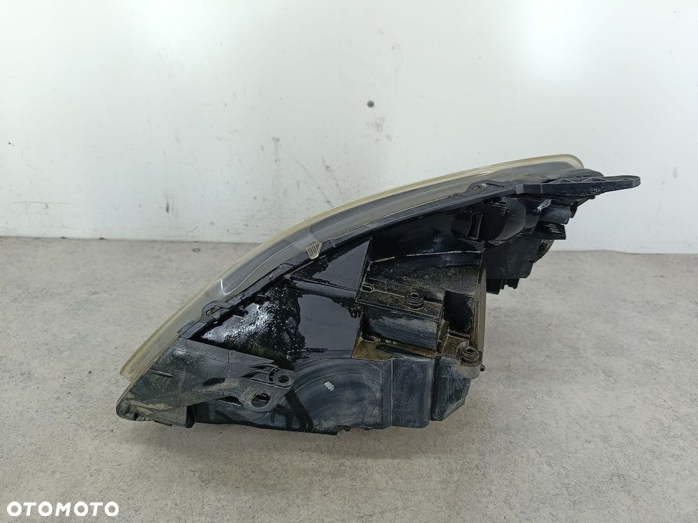 LAMPA PRZÓD PRAWA XENON OPEL ZAFIRA B 13252471 13153357 0301214282  AL  GM - 6