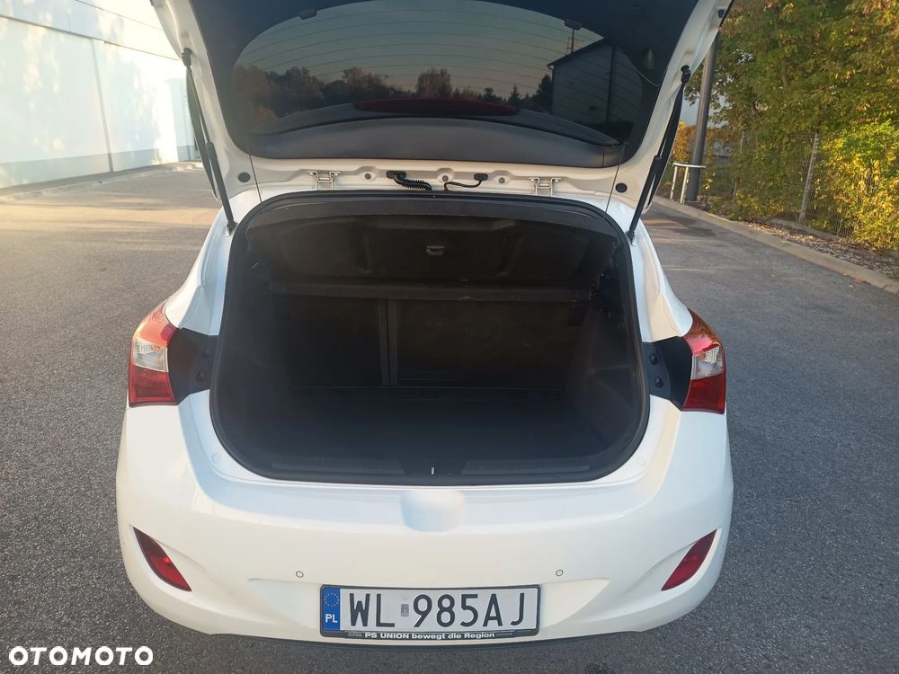 Hyundai i30 blue 1.4 Style - 31
