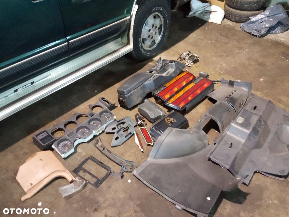 PONTIAC FIREBIRD 3 gen 3rd gen 1982–1992 lampa tyl tylna prawa f-body trans am 2.5 2.8 3.1 v6 3.8 5.0 v8 5.7 rear lamp tail right 1983 1984 1985 1986 1987 1988 1989 1990 1991 - 5