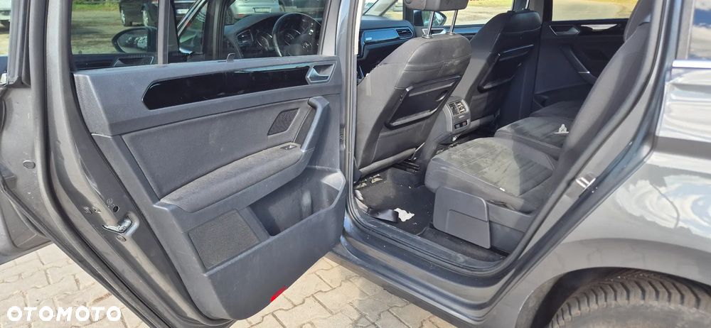 Volkswagen Touran 2.0 TDI BMT Comfortline DSG - 26