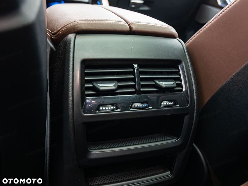 BMW X6 xDrive40i mHEV sport - 25